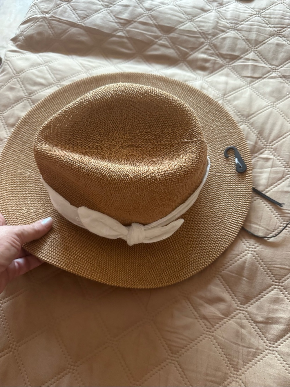 Bloomingdale's August Hat Company Woven Straw Hat in Natural Tan with White Tags